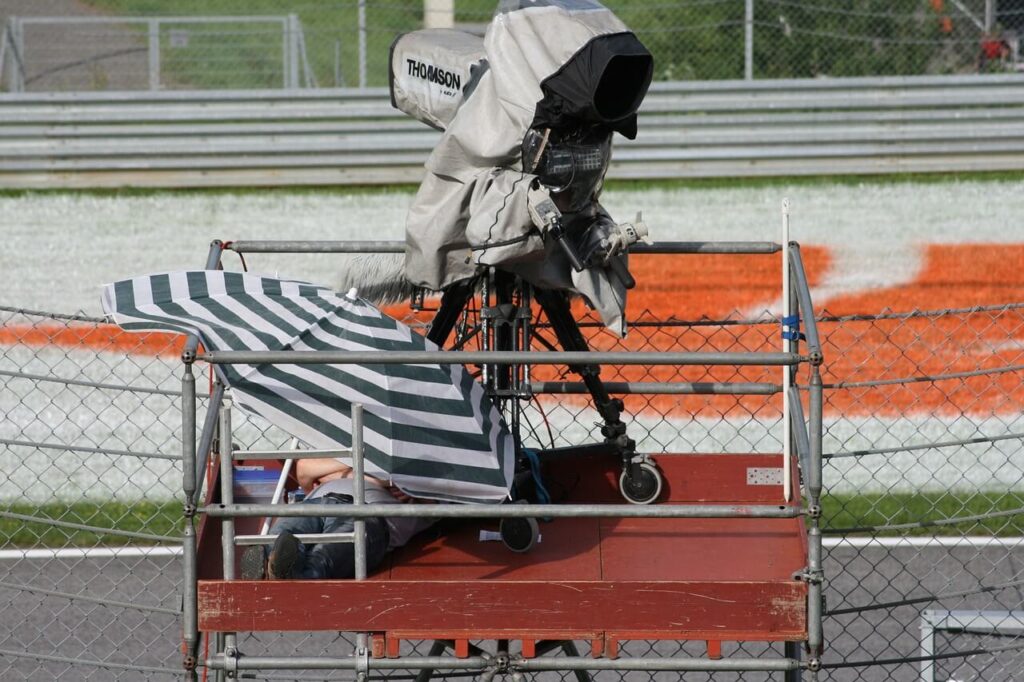 Kameraman-som-ska-filma-F1-kalender-2022-race