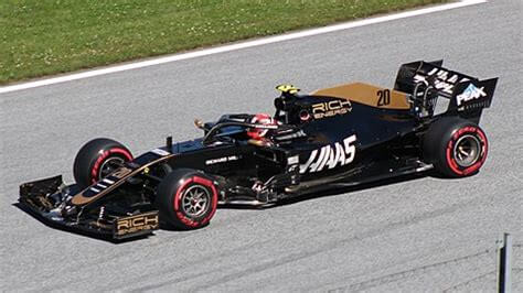 En-svart-bil-från-Haas-F1-team