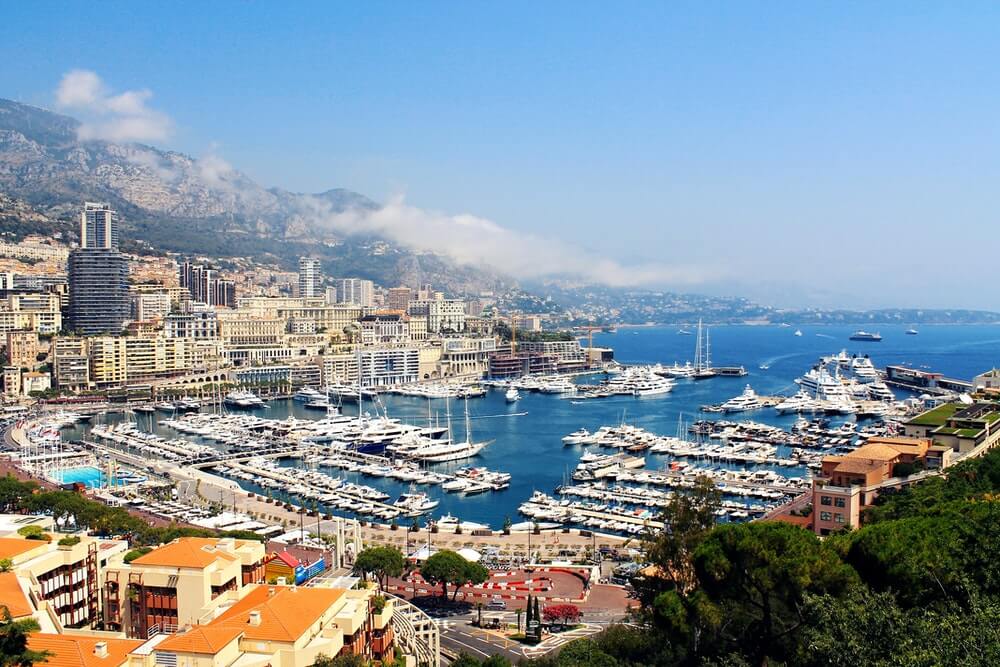 Överblick-över-marinan-inför-Monacos-GP