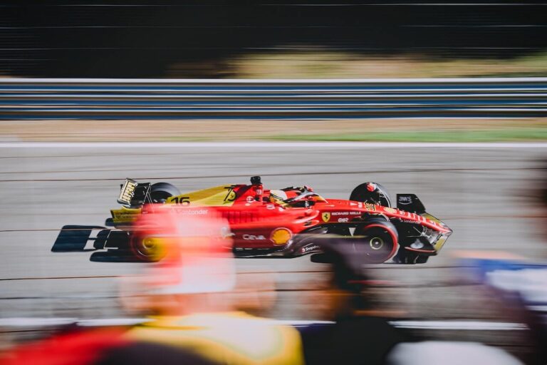 Leclerc-i-speciell-Ferrari