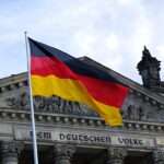 tysk-flagga-framfor-regeringsbyggnaden